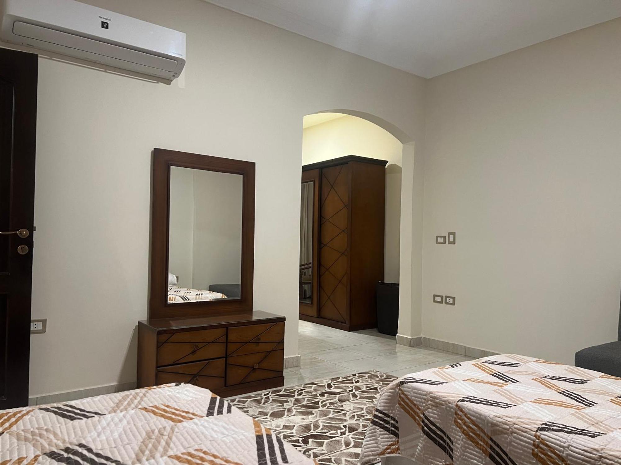 Luxury Apartments Beside Mall Of Arabia And Dar Al-Fouad Hospital - Families Only- No Alcoholic Beverages 6th of October City Luaran gambar
